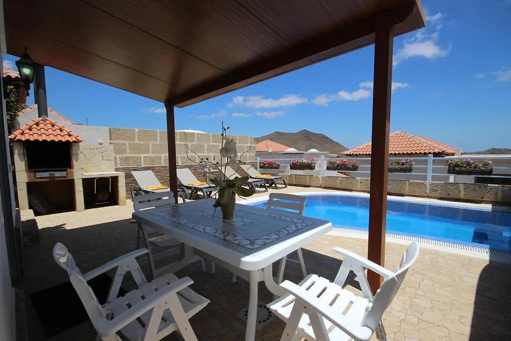 בית נופש Villa Chayofa Sunrises