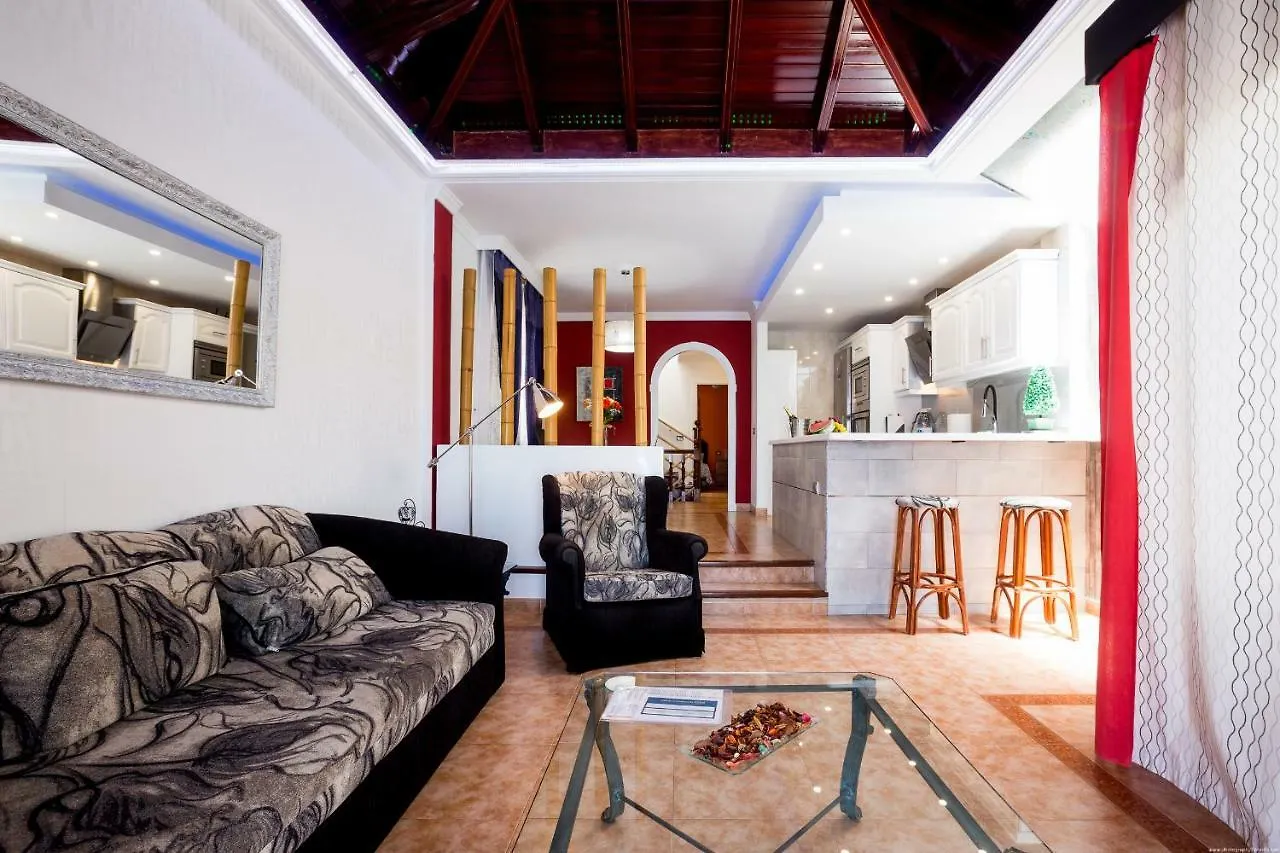 בית נופש Villa Chayofa Sunrises